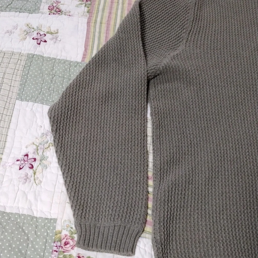 Eddie‎ Bauer Men's 3 Button Light Olive Green Sweater - Picture 10 of 12